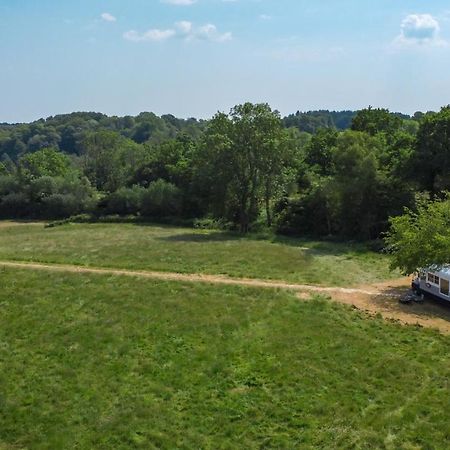 American School Bus Retreat With Hot Tub In Sussex Meadow Uckfield Kültér fotó