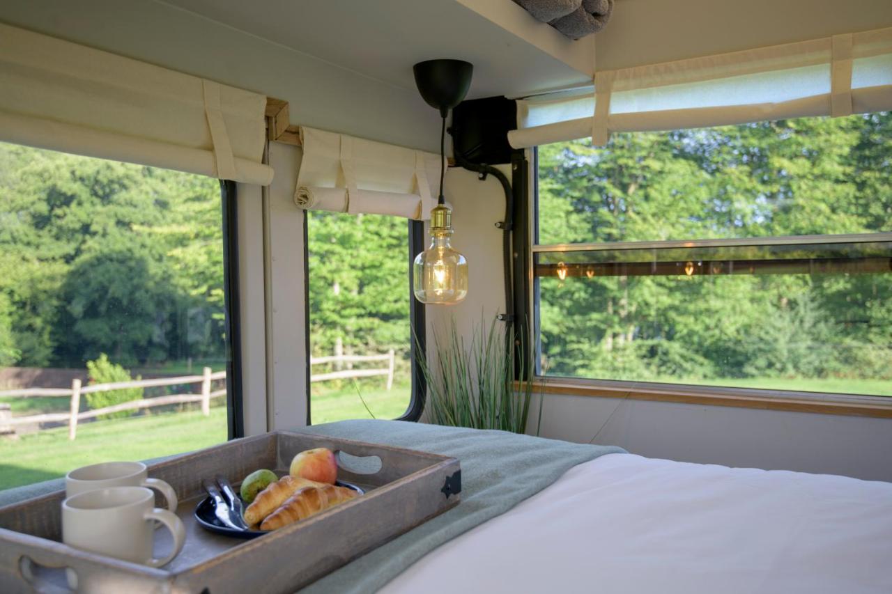 American School Bus Retreat With Hot Tub In Sussex Meadow Uckfield Kültér fotó