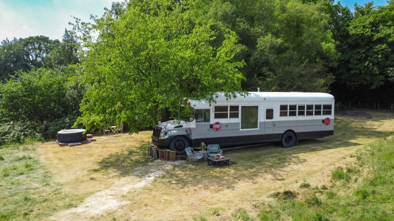American School Bus Retreat With Hot Tub In Sussex Meadow Uckfield Kültér fotó