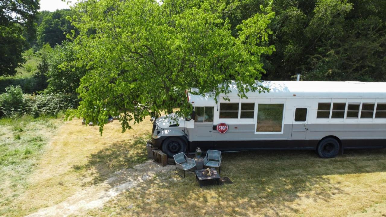 American School Bus Retreat With Hot Tub In Sussex Meadow Uckfield Kültér fotó
